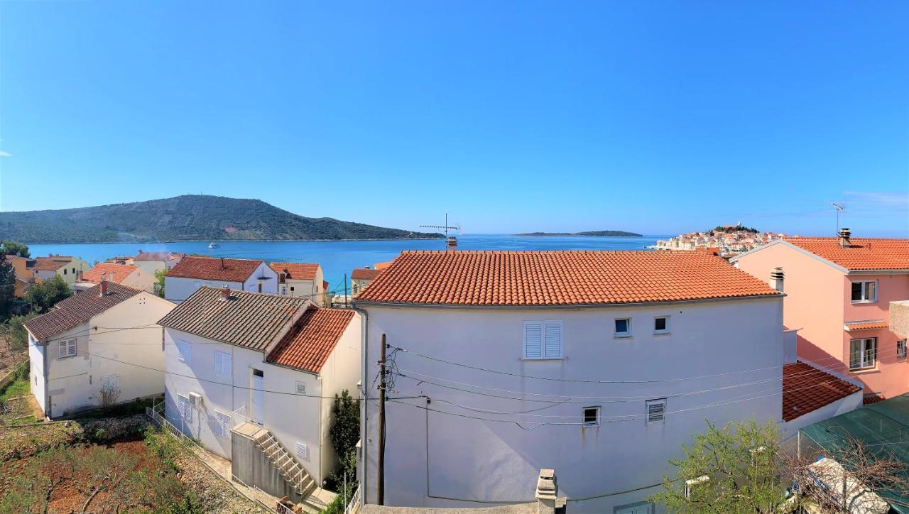 Roko Apartment House Primošten Eksteriør billede