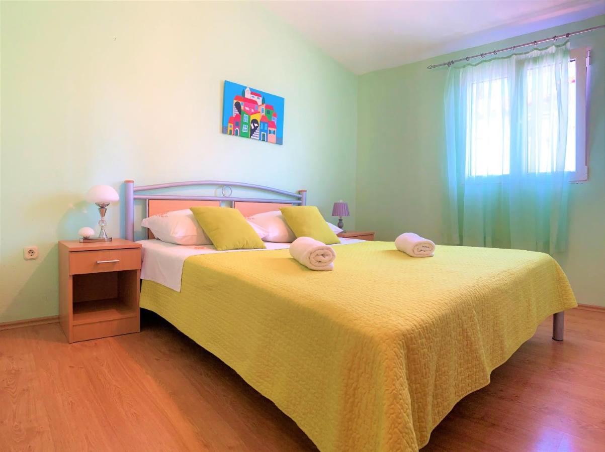 Roko Apartment House Primošten Eksteriør billede
