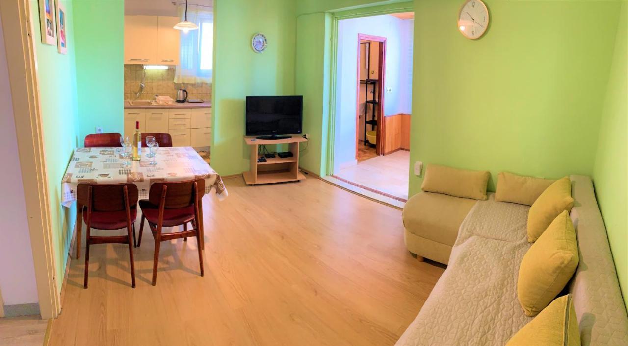 Roko Apartment House Primošten Eksteriør billede