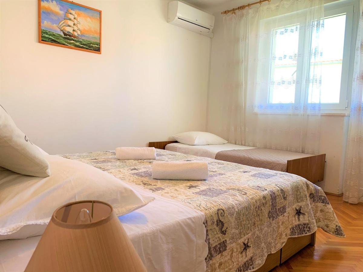 Roko Apartment House Primošten Eksteriør billede