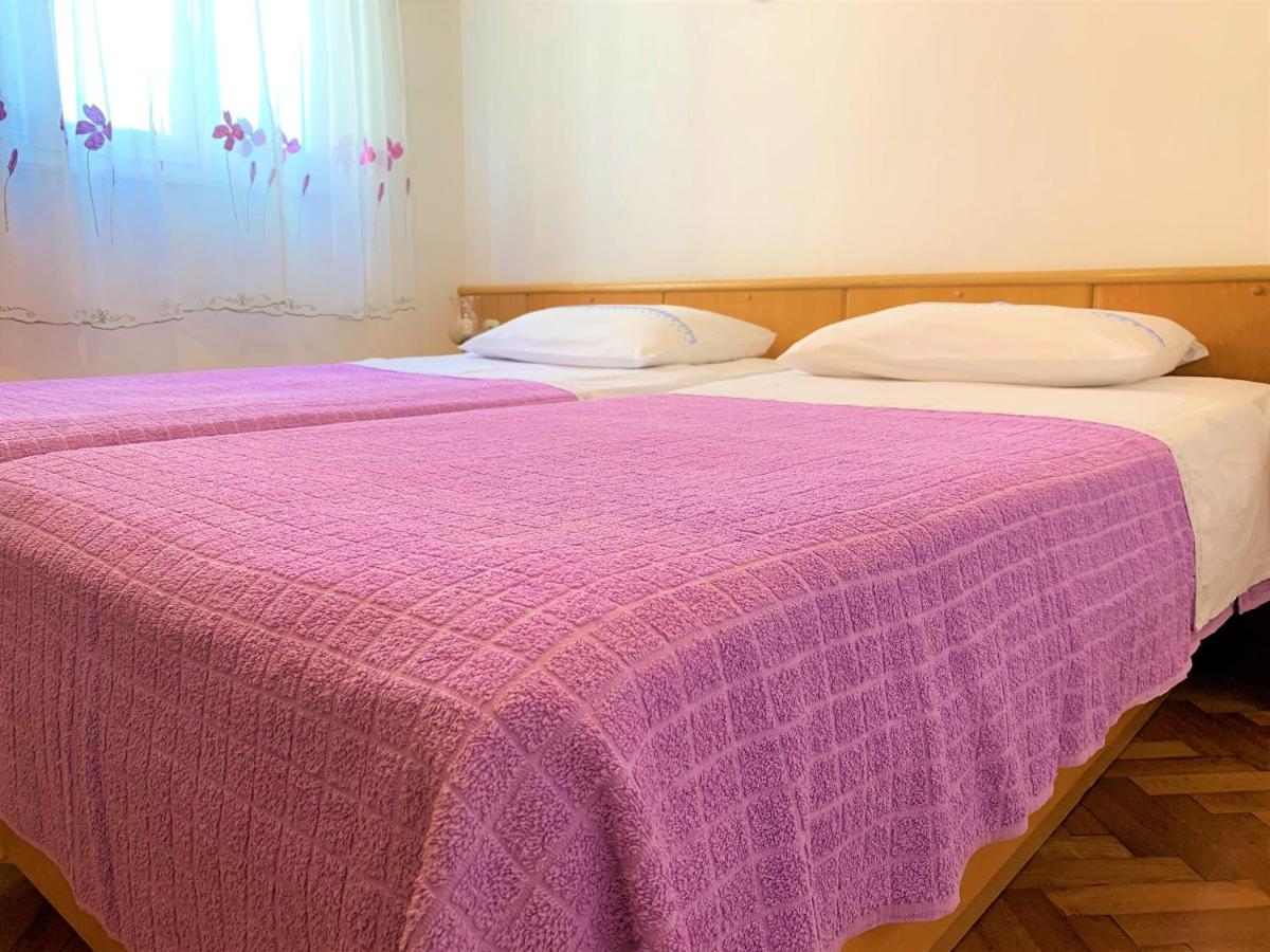 Roko Apartment House Primošten Eksteriør billede
