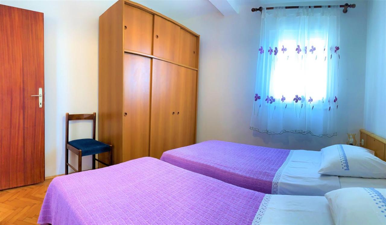 Roko Apartment House Primošten Eksteriør billede
