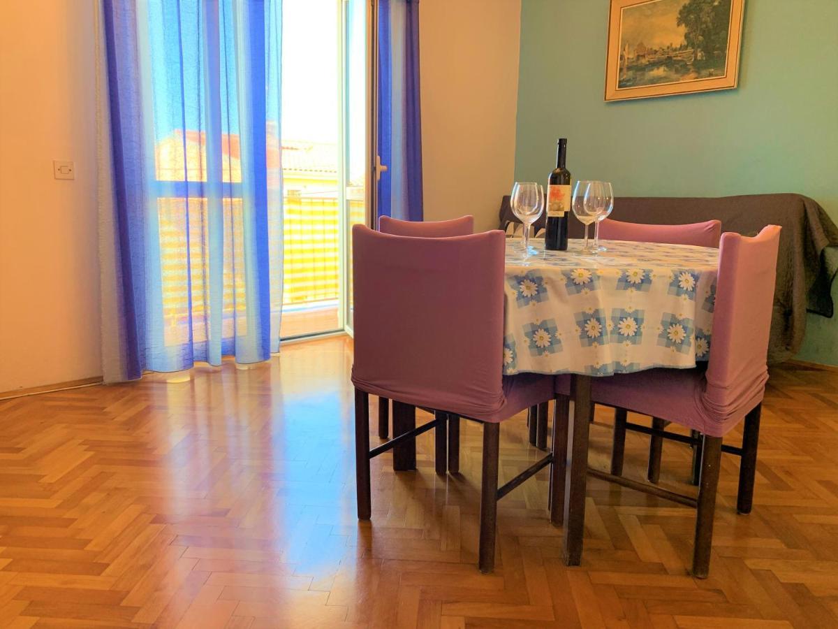 Roko Apartment House Primošten Eksteriør billede