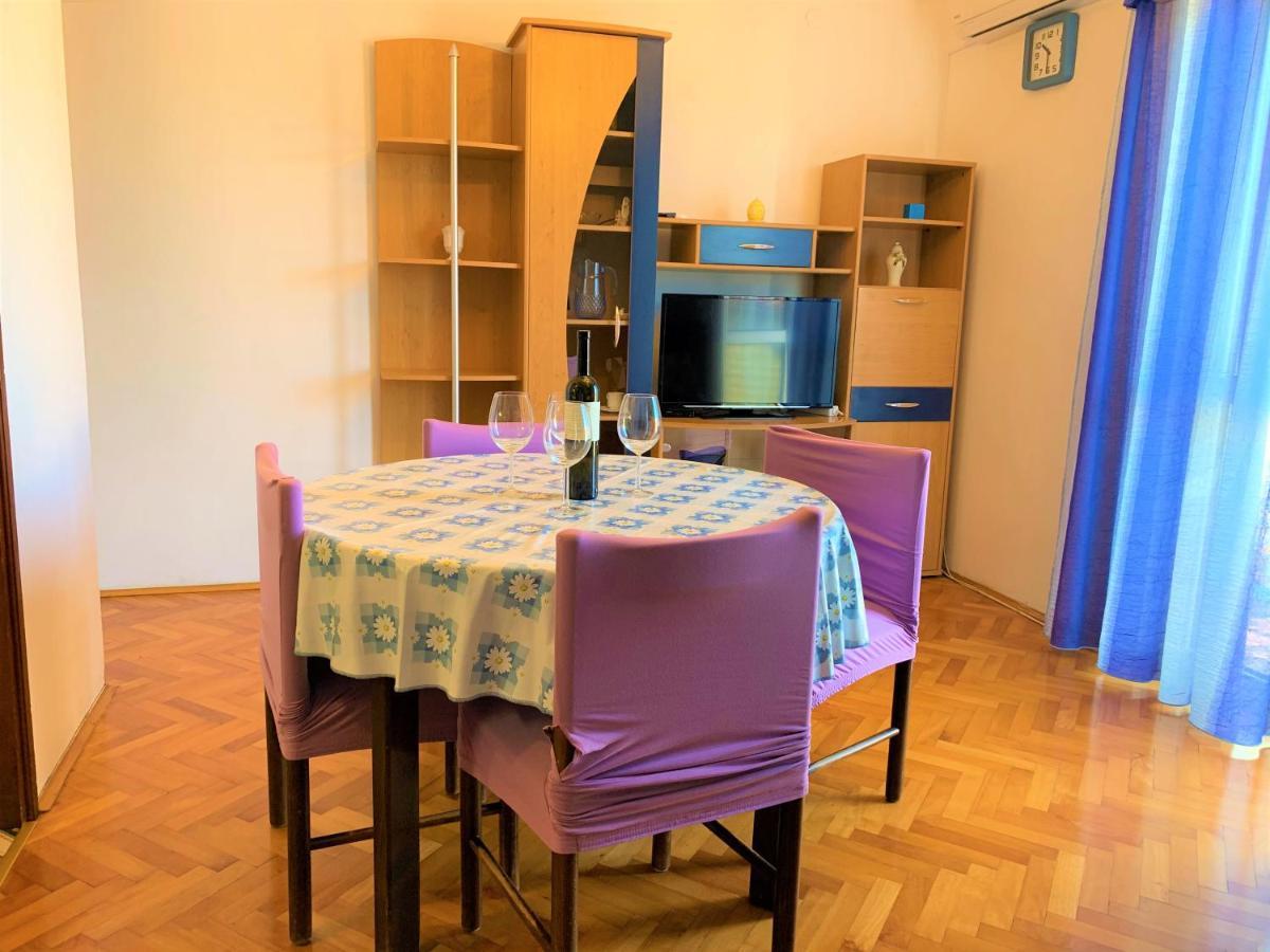 Roko Apartment House Primošten Eksteriør billede