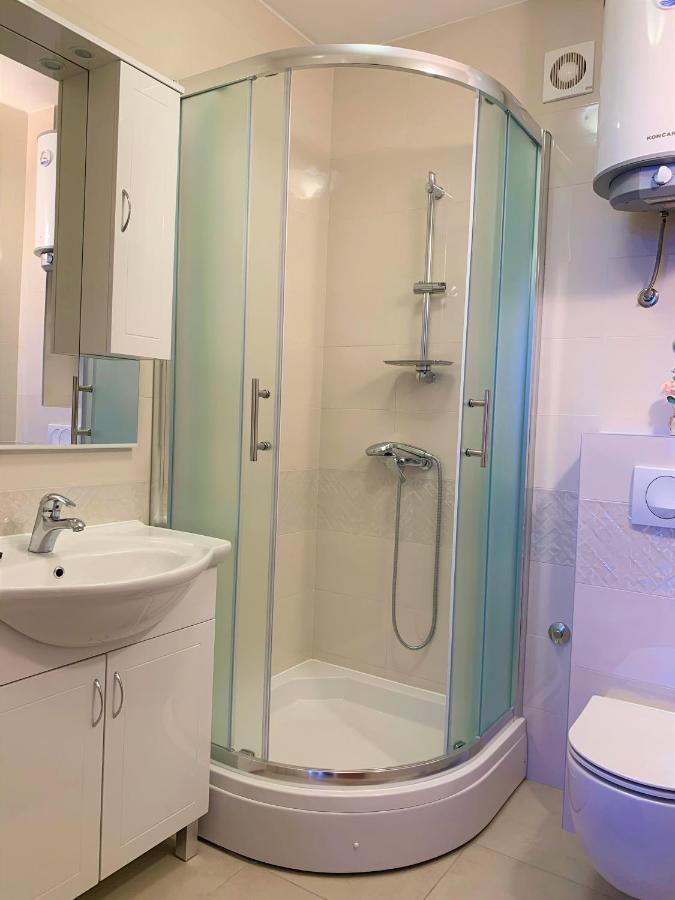 Roko Apartment House Primošten Eksteriør billede