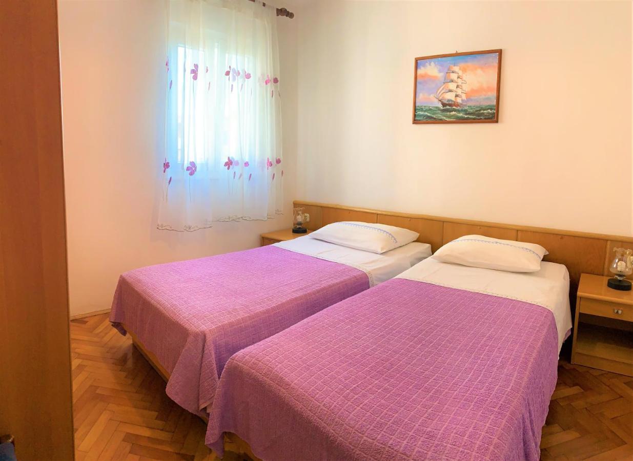 Roko Apartment House Primošten Eksteriør billede